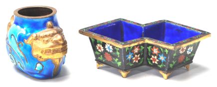 TWO VINTAGE 20TH CENTURY CHINESE CLOISONNÉ ENAMELLED DESK TOP ITEMS