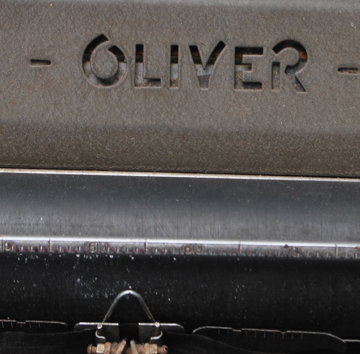 1950’S RETRO OLIVER NO 20 TYPEWRITER WITH BAKELITE KEYS - Image 4 of 7