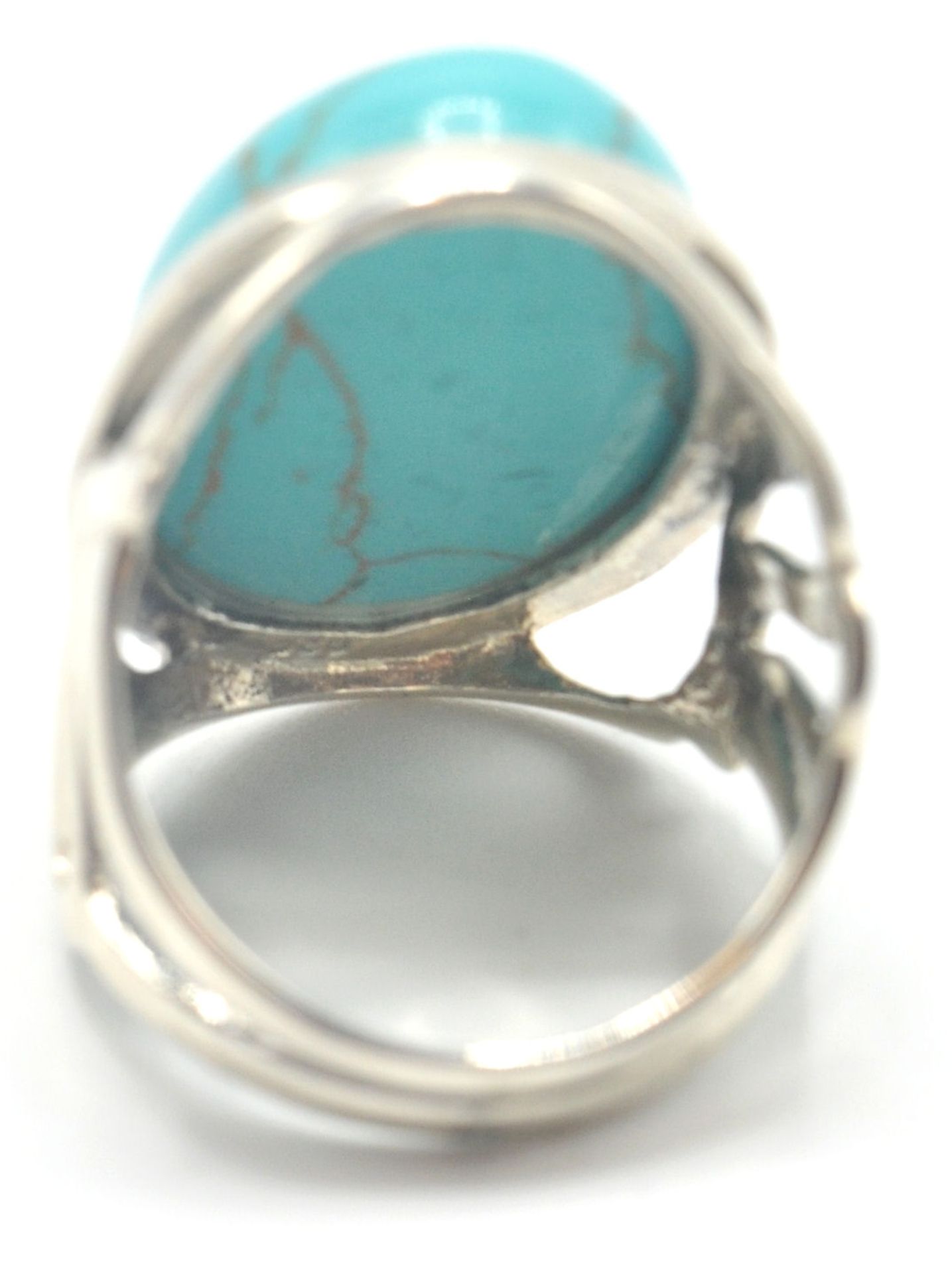 A STAMPED 925 SILVER AND TURQUOISE DRESS RING. - Bild 4 aus 7