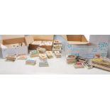 A LARGE QUANTITY OF CIGARETTE CARDS AND TEA CARDS, OVER 4400