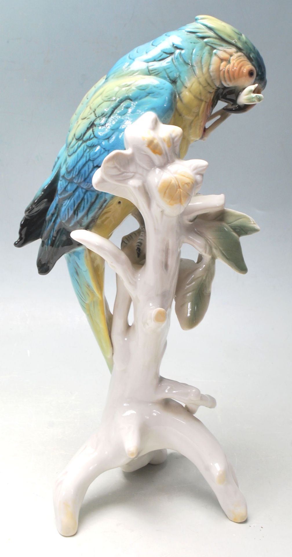 KARL ENS - CERAMIC PORCELAIN FIGURINES OF A PARROT EATING CHERRIES - Bild 3 aus 6