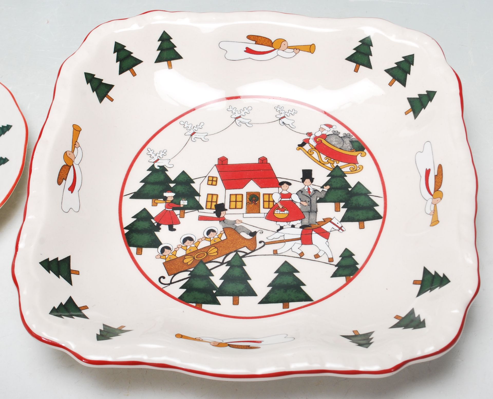 FOUR MASONS CHRISTMAS VILLAGE PLATES DESIGNED BY MARSTEN MANDRAJJI - Bild 3 aus 7