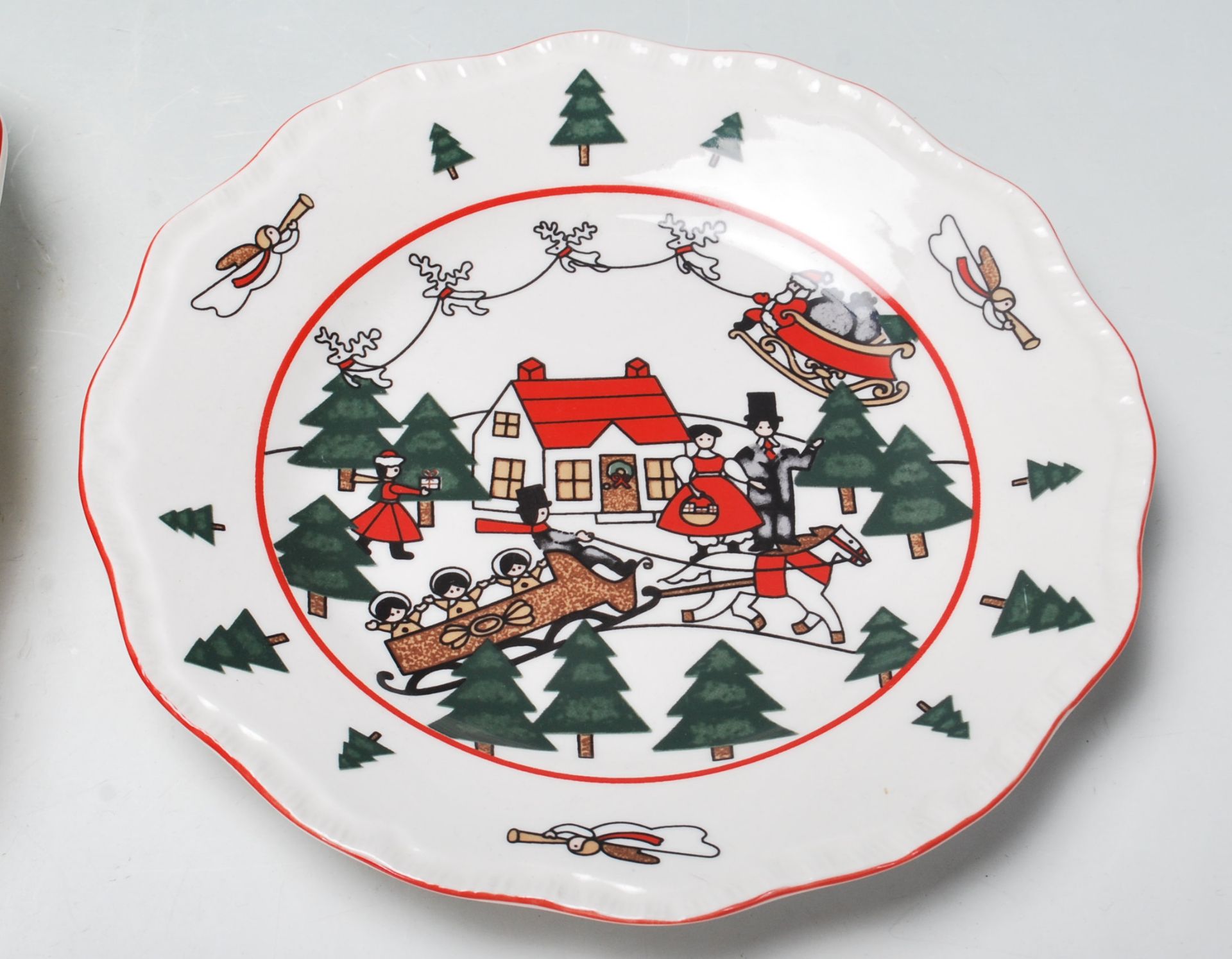 FOUR MASONS CHRISTMAS VILLAGE PLATES DESIGNED BY MARSTEN MANDRAJJI - Bild 2 aus 7