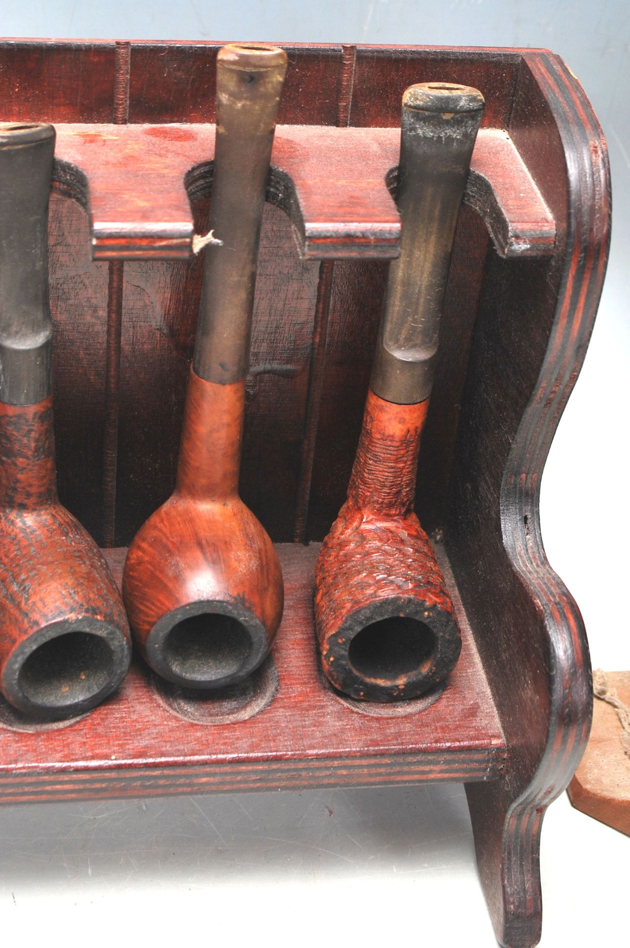 A GROUP OF RETRO 20TH CENTURY WOODEN SMOKERS PIPES - Bild 2 aus 6