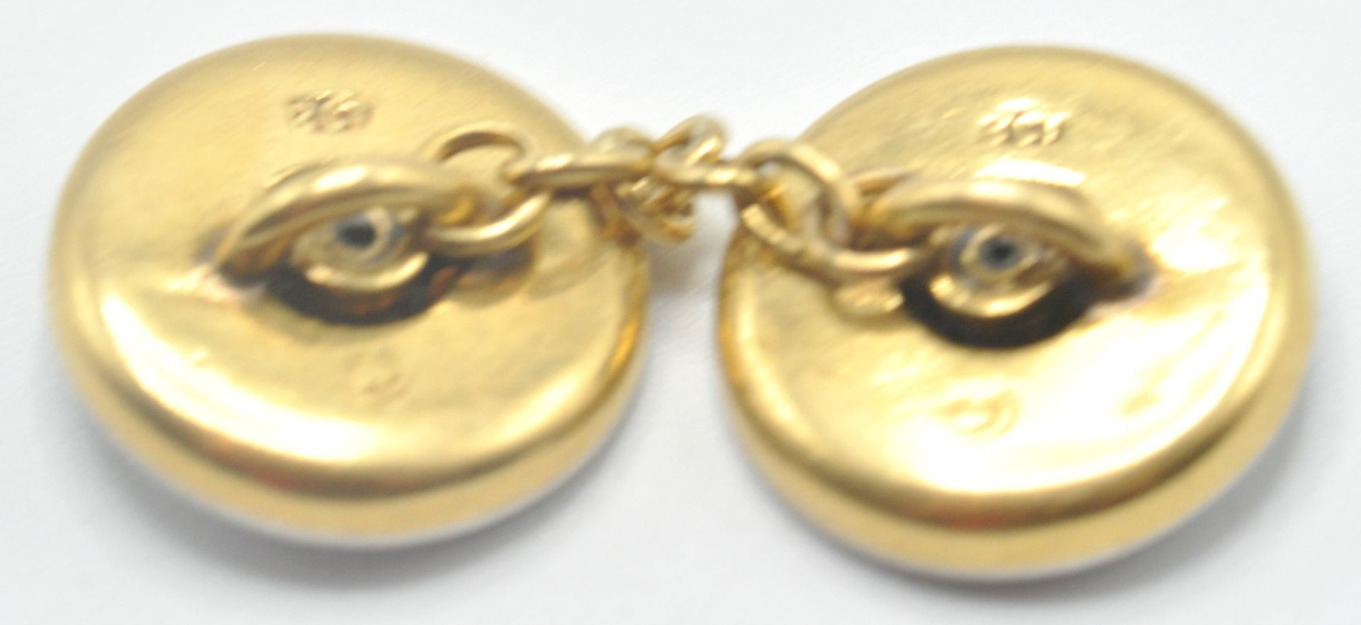 PAIR OF 18CT GOLD AND DIAMOND CUFFLINKS - Bild 6 aus 7