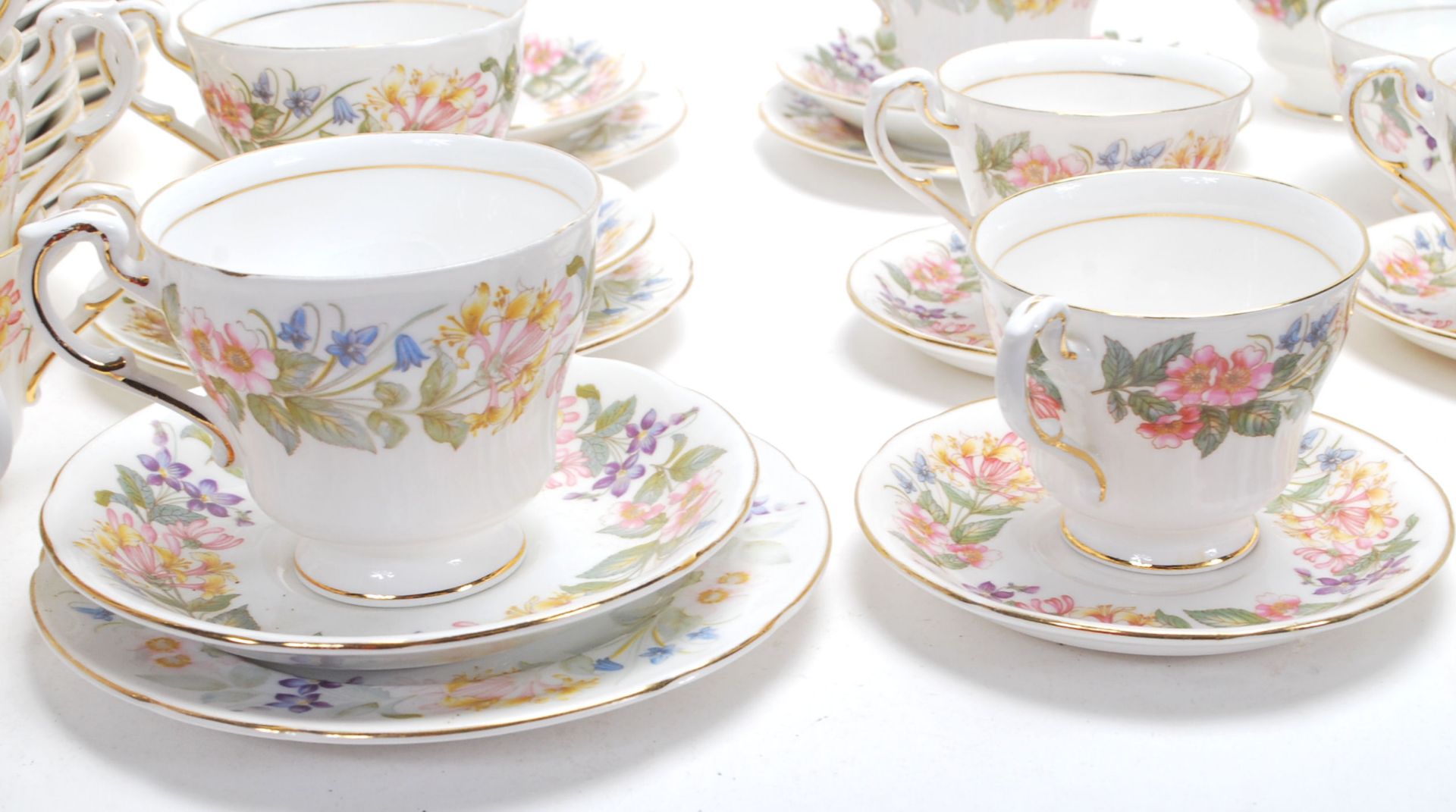 COLLECTION OF PARAGON CHINA COUNTRY LANE PATTERN TEA SERVICE - Bild 12 aus 18