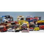 LARGE COLLECTION OF VINTAGE DIE CAST TOYS / CARS