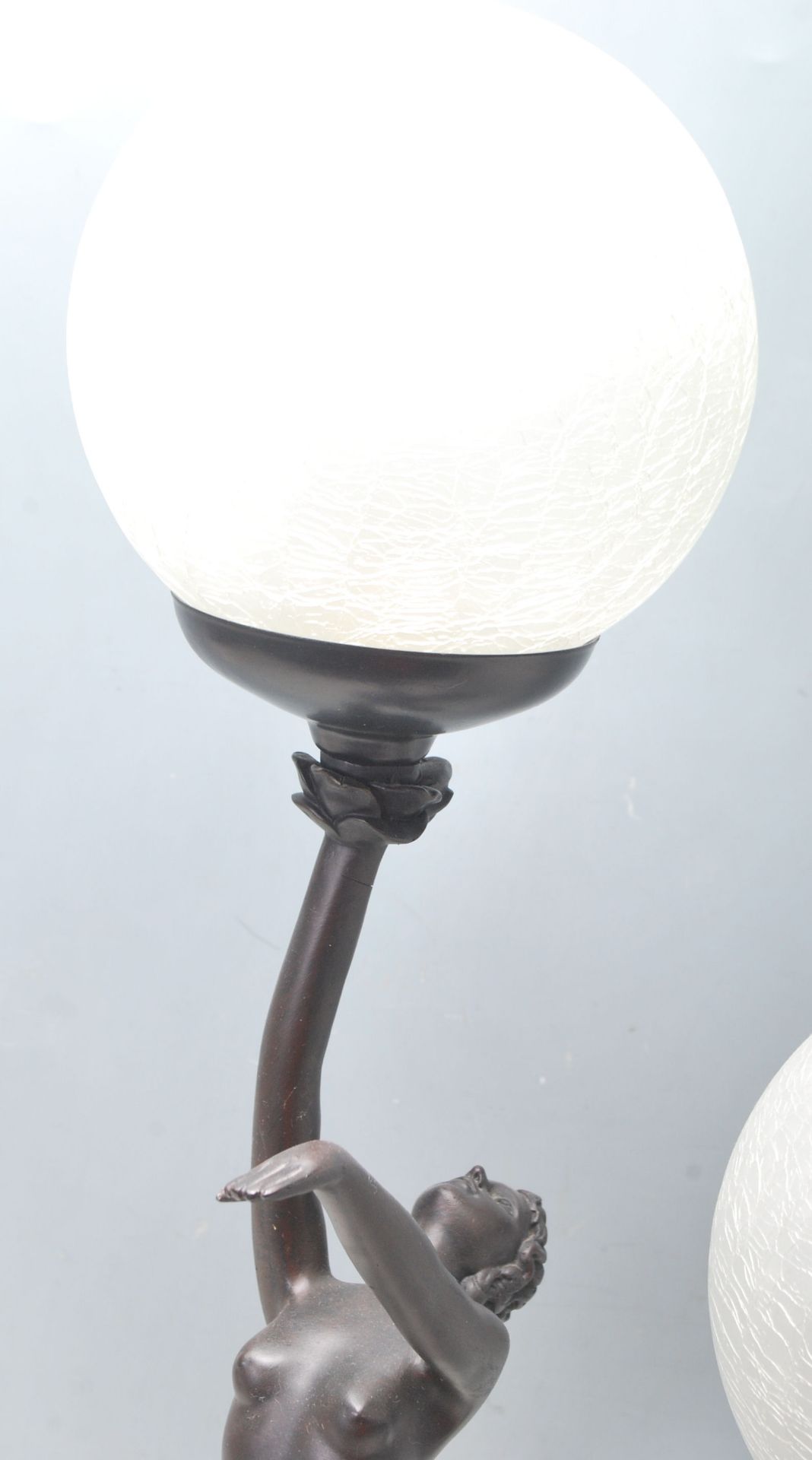 2 ART DECO STYLE BRONZED RESIN TABLE LAMPS - Bild 3 aus 6