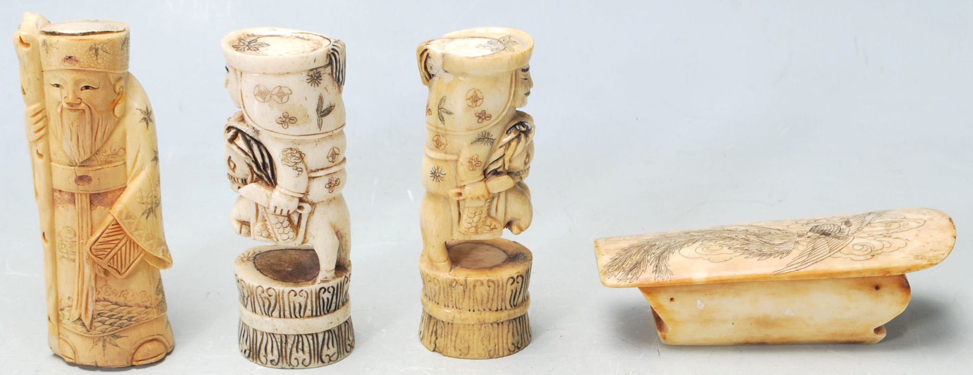 A COLLECTION OF 19TH CENTURY CHINESE BONE CARVED CHESS PIECES.