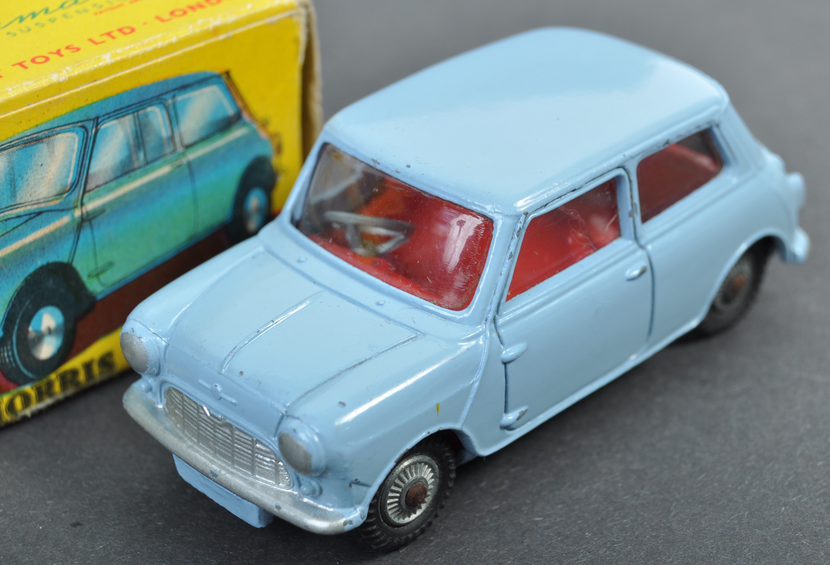 VINTAGE CORGI TOYS BOXED DIECAST MODEL 226 MORRIS - Image 2 of 7