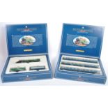 HORNBY 00 GAUGE ' THE FLYING SCOTSMAN ' LOCO AND X3 COACHES