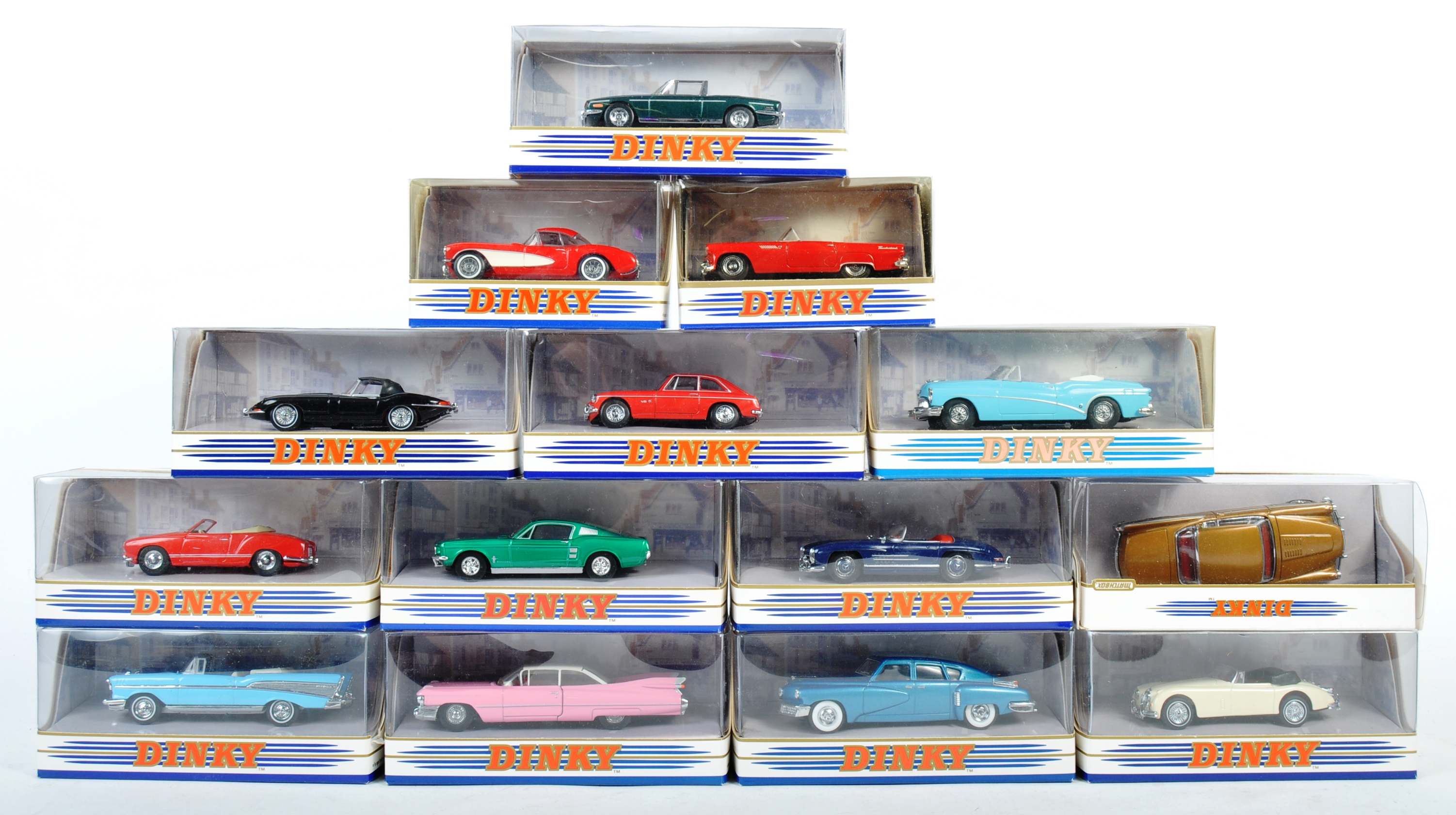 LARGE COLLECTION OF DINKY MATCHBOX DIECAST MODEL CARS