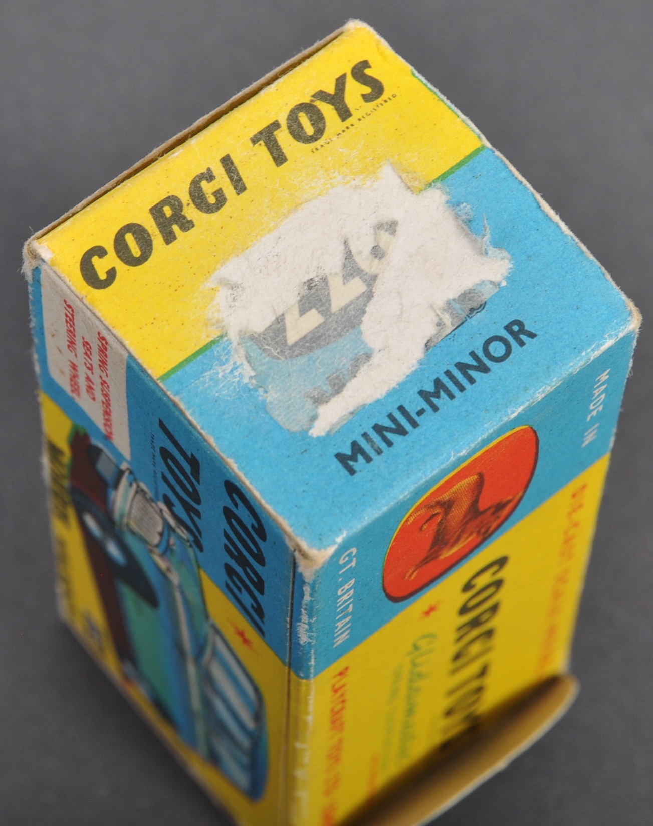 VINTAGE CORGI TOYS BOXED DIECAST MODEL 226 MORRIS - Image 7 of 7