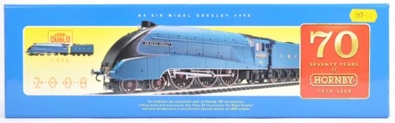 HORNBY 00 GAUGE 70TH ANNIVERSARY ' SIR NIGEL GRESLEY 'LOCOMOTIVE