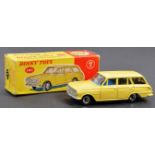 VINTAGE DINKY TOYS DIECAST MODEL 141 VAUXHALL VICT