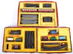 COLLECTION OF VINTAGE TRIANG HORNBY 00 GAUGE TRAIN