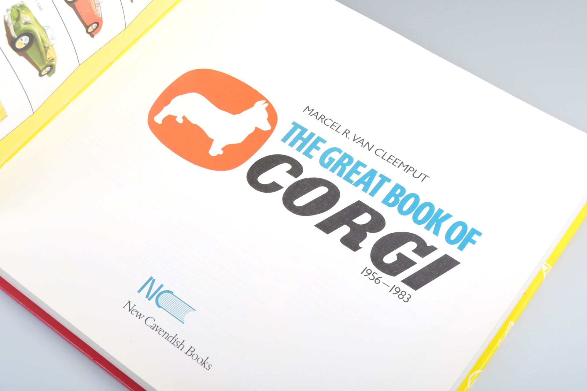 RARE ' THE GREAT BOOK OF CORGI 1956-1983 ' COFFEE TABLE BOOK - Bild 2 aus 7