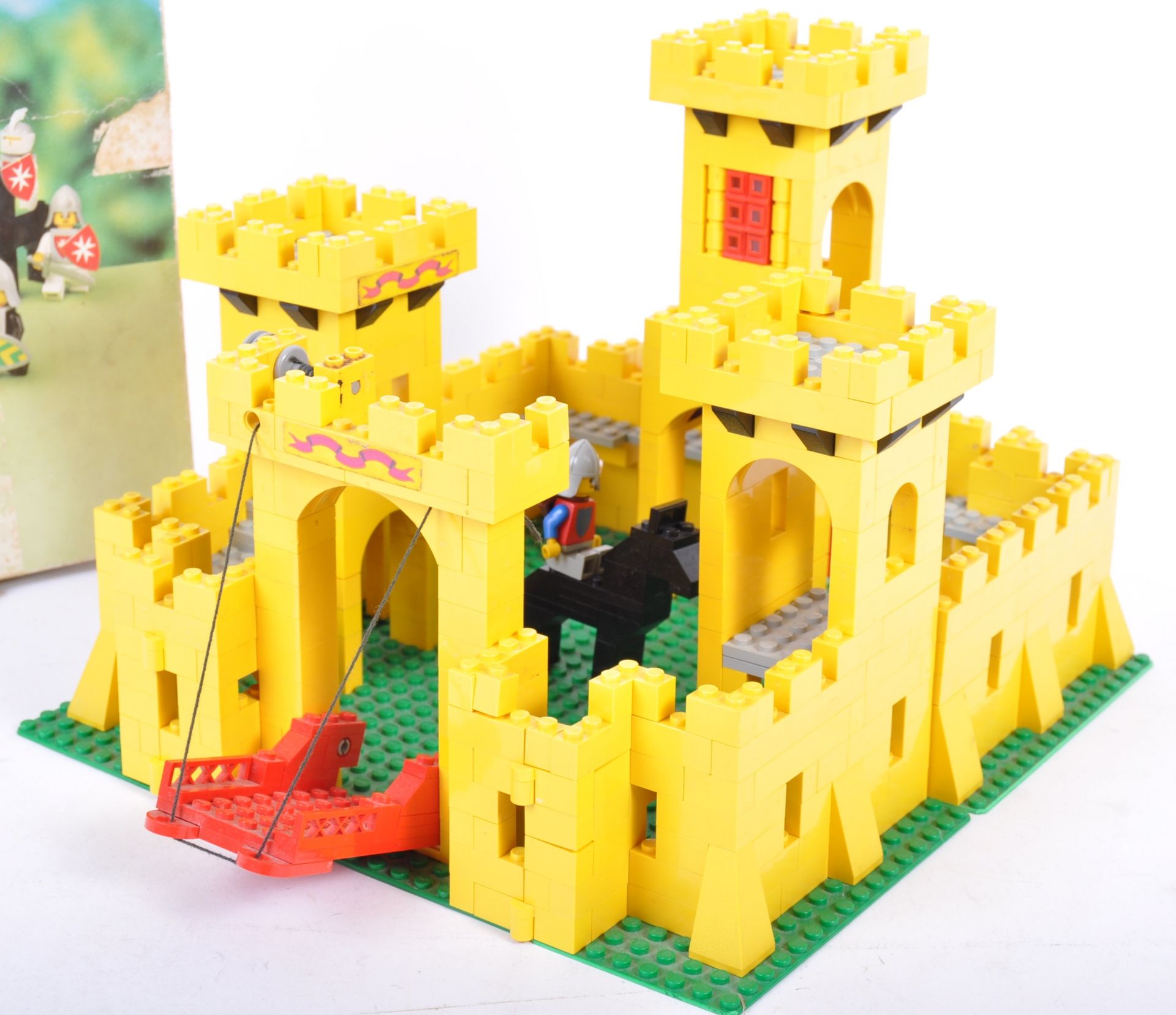 RARE VINTAGE LEGO KNIGHTS SET NO. 375 ' CASTLE ' WITH BOX - Bild 2 aus 6