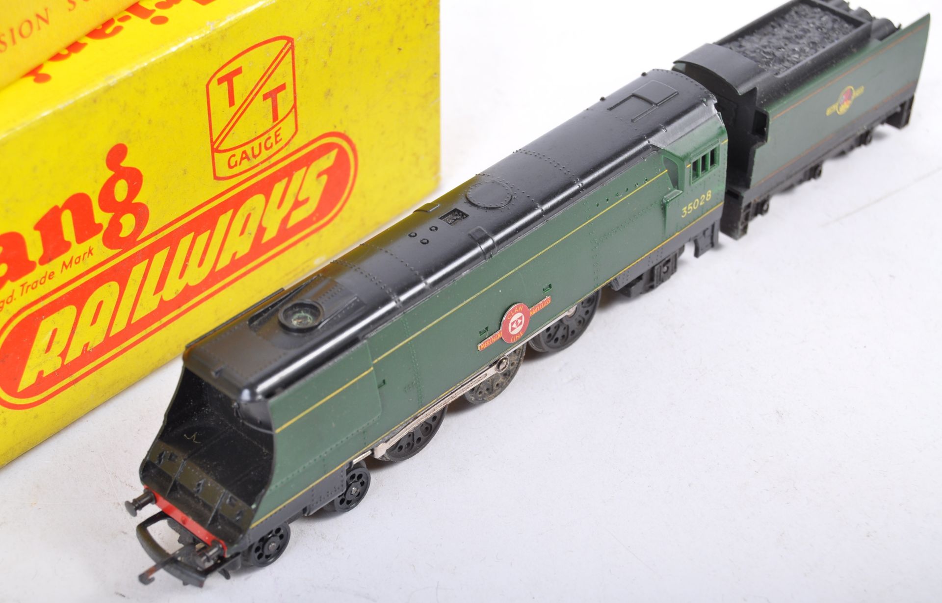 VINTAGE TRIANG RAILWAYS TT GAUGE MERCHANT CLASS LOCOMOTIVE - Bild 2 aus 4