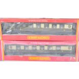 COLLECTION OF 00 GAUGE MODEL RAILWAY TRAINSET ACCESSORIES