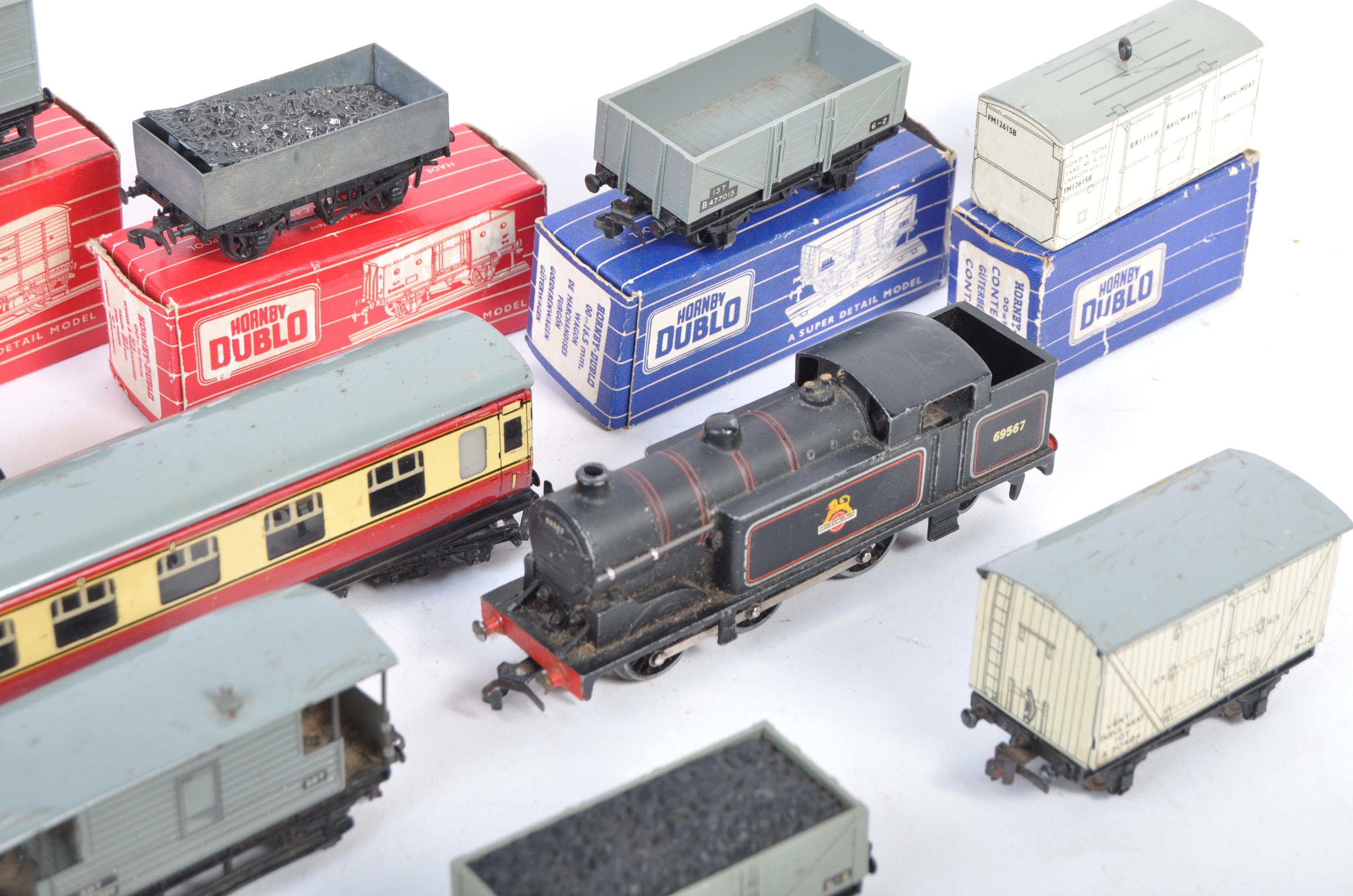 COLLECTION OF ORIGINAL VINTAGE HORNBY DUBLO TRAINS - Image 3 of 6