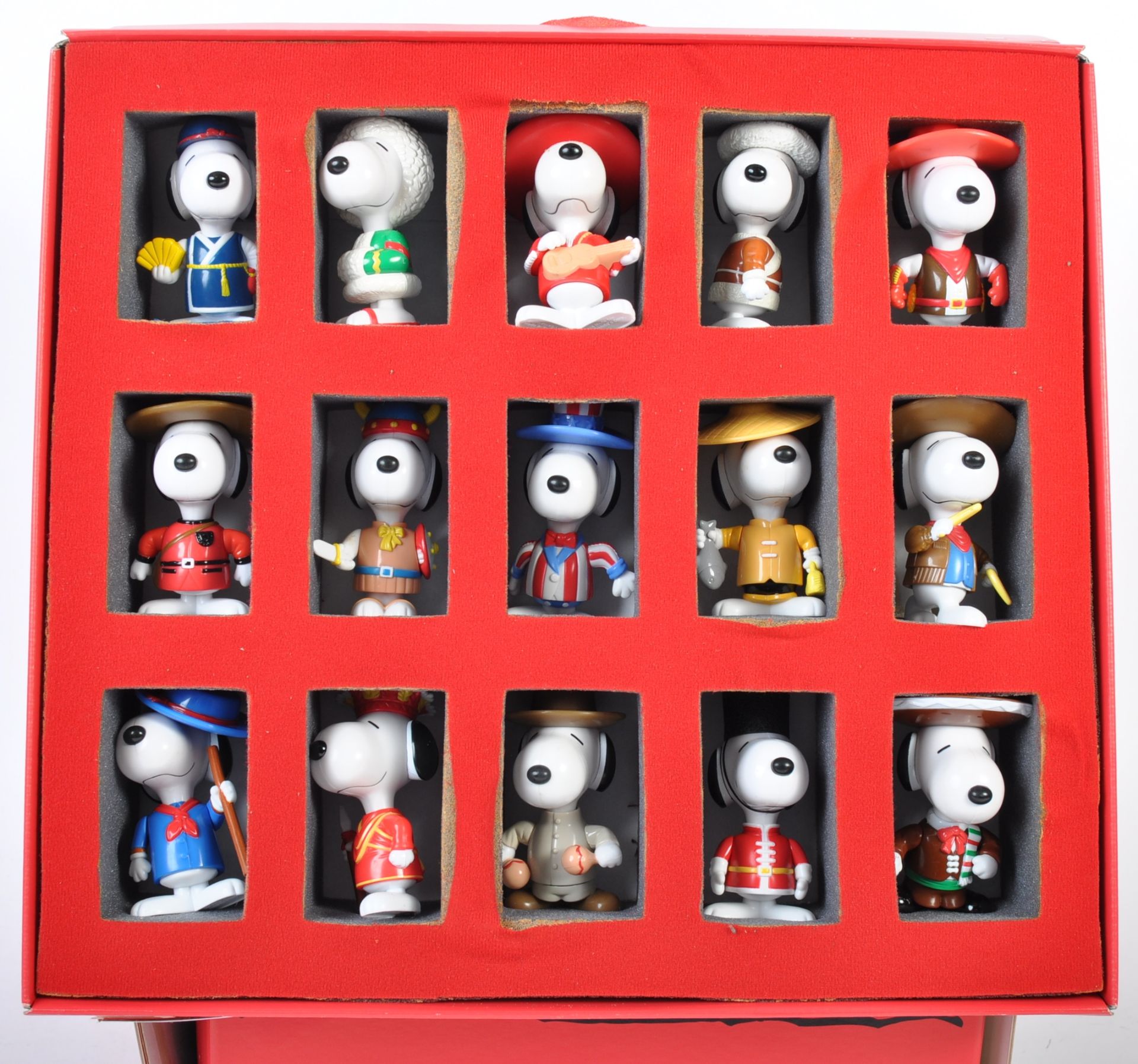 RARE MCDONALDS HAPPY MEAL SNOOPY COLLECTORS BOX SET WITH THIRTY FIGURES - Bild 3 aus 7