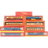 COLLECTION OF X9 VINTAGE HORNBY 00 GAUGE TRAIN SET CARRIAGES