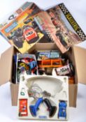 COLLECTION OF ASSORTED VINTAGE SCALEXTRIC CARS & ACCESSORIES