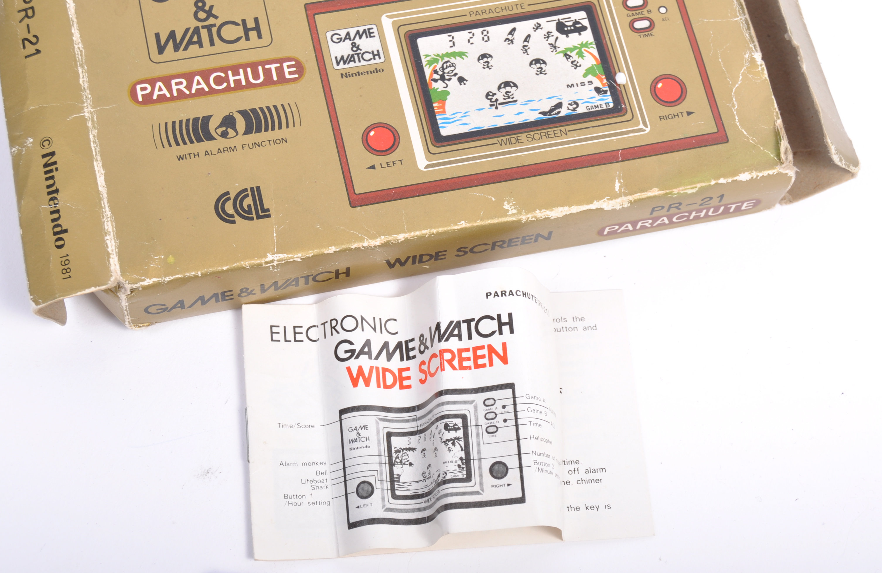 VINTAGE NINTENDO GAME & WATCH HANDHELD GAMES CONSOLE - Image 4 of 5