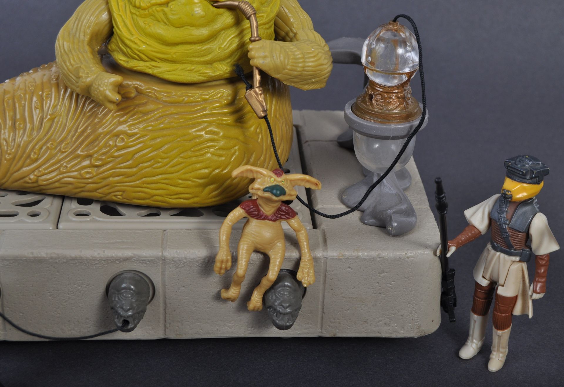 VINTAGE STAR WARS KENNER JABBA THE HUTT PLAYSET W/FIGURES - Bild 4 aus 4