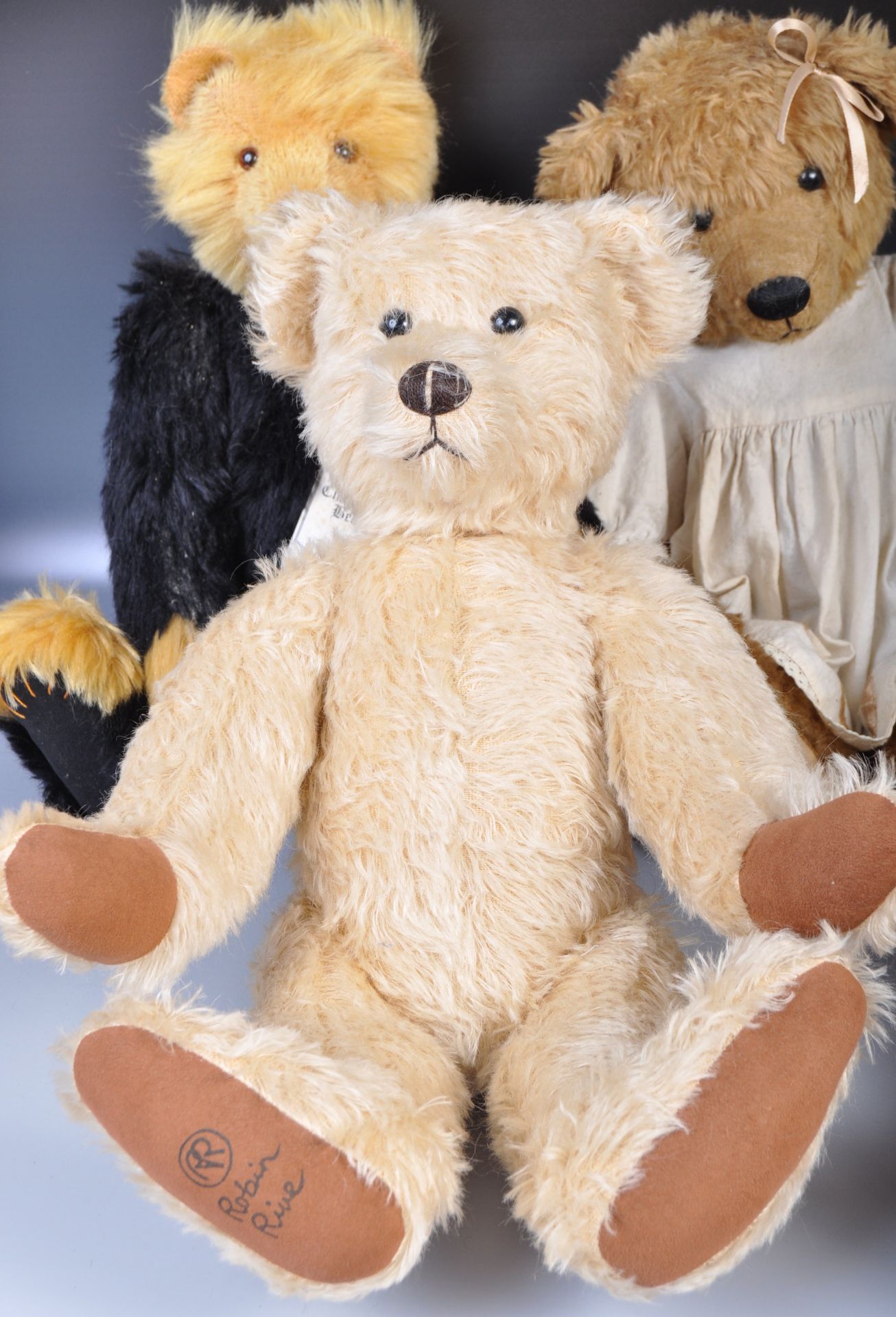 COLLECTION OF ROBIN RIVE AND CHARNWOOD TEDDY BEARS - Bild 2 aus 7