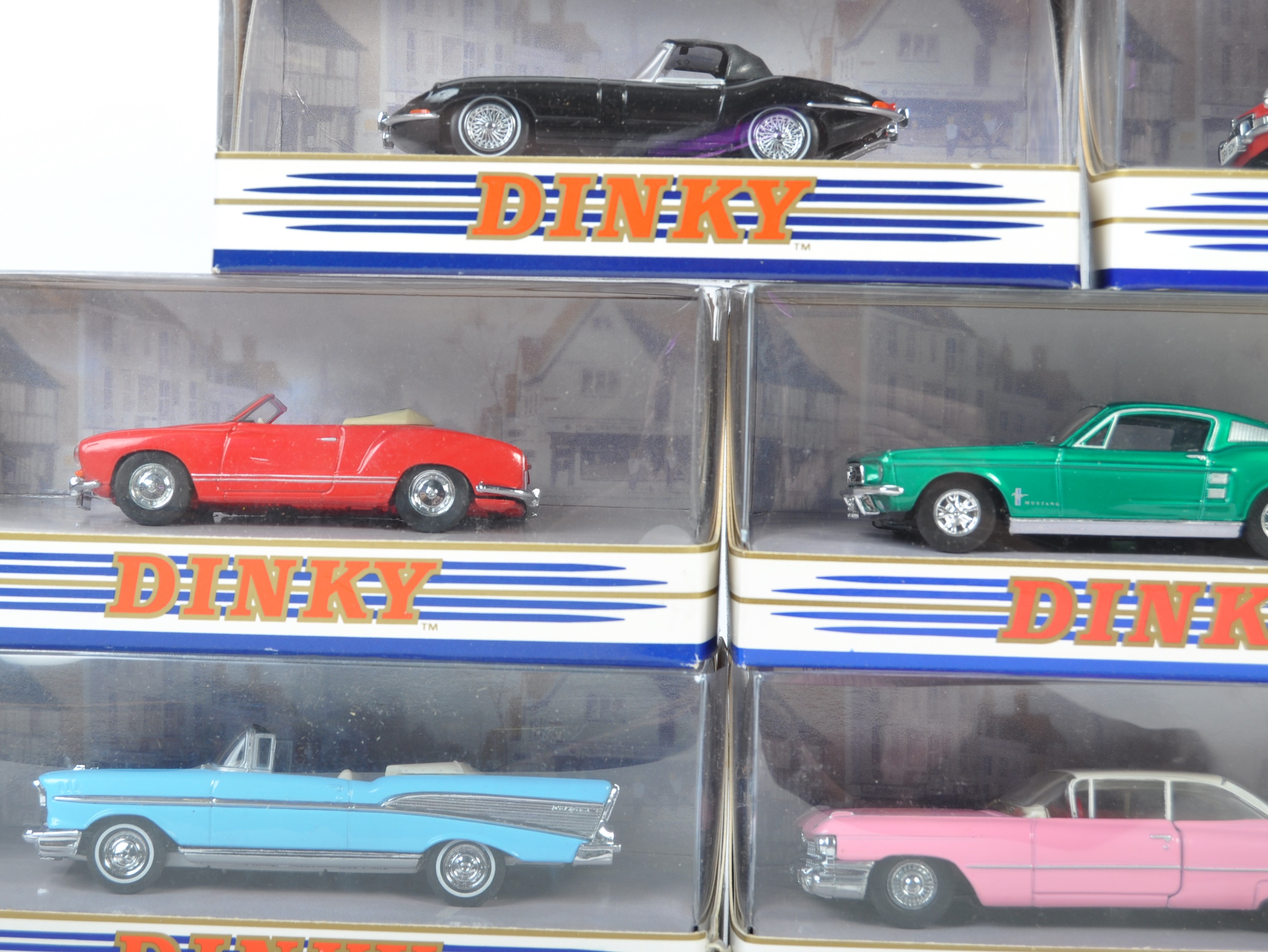 LARGE COLLECTION OF DINKY MATCHBOX DIECAST MODEL CARS - Image 2 of 5