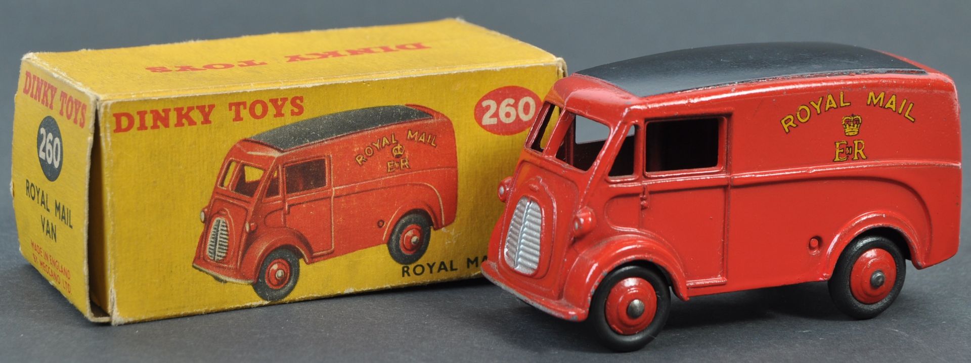 ORIGINAL DINKY TOYS BOXED DIECAST MODEL 460 ROYAL