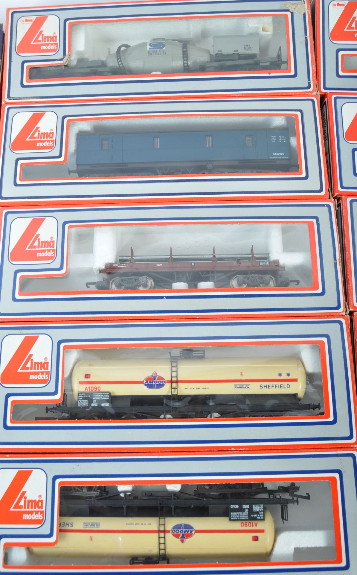 COLLECTION OF BOXED LIMA 00 GAUGE ROLLING STOCK - Bild 3 aus 5
