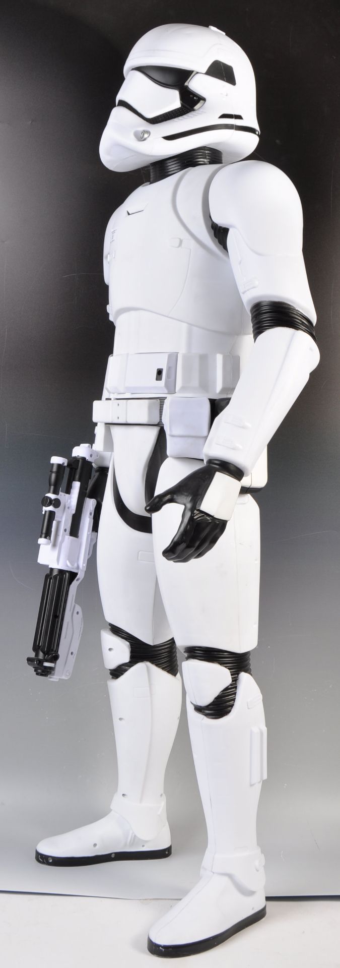 IMPRESSIVE STAR WARS FIRST ORDER STORMTROOPER DISP - Bild 4 aus 8