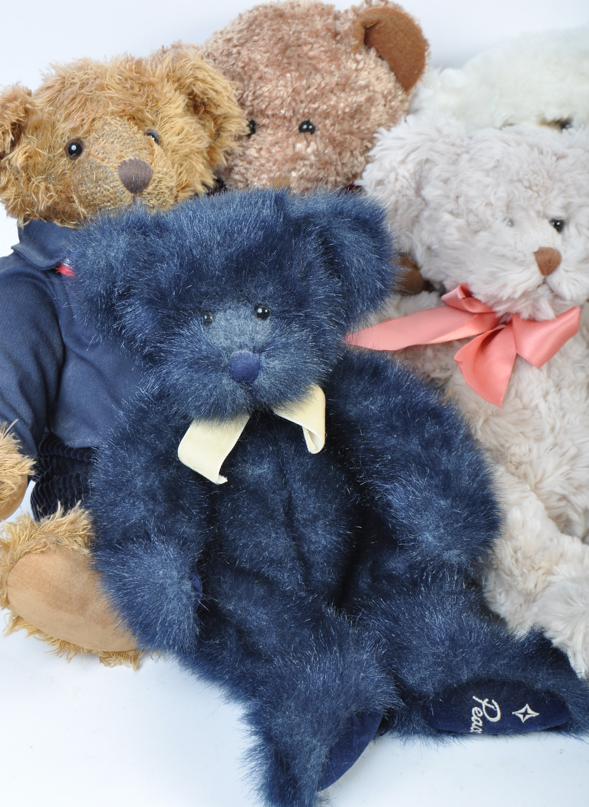 A LARGE COLLECTION OF X16 ASSORTED RUSS BERRIE TEDDY BEARS - Image 2 of 7