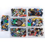 LARGE COLLECTION OF ASSORTED LEGO PIECES AND MINIFIGURES