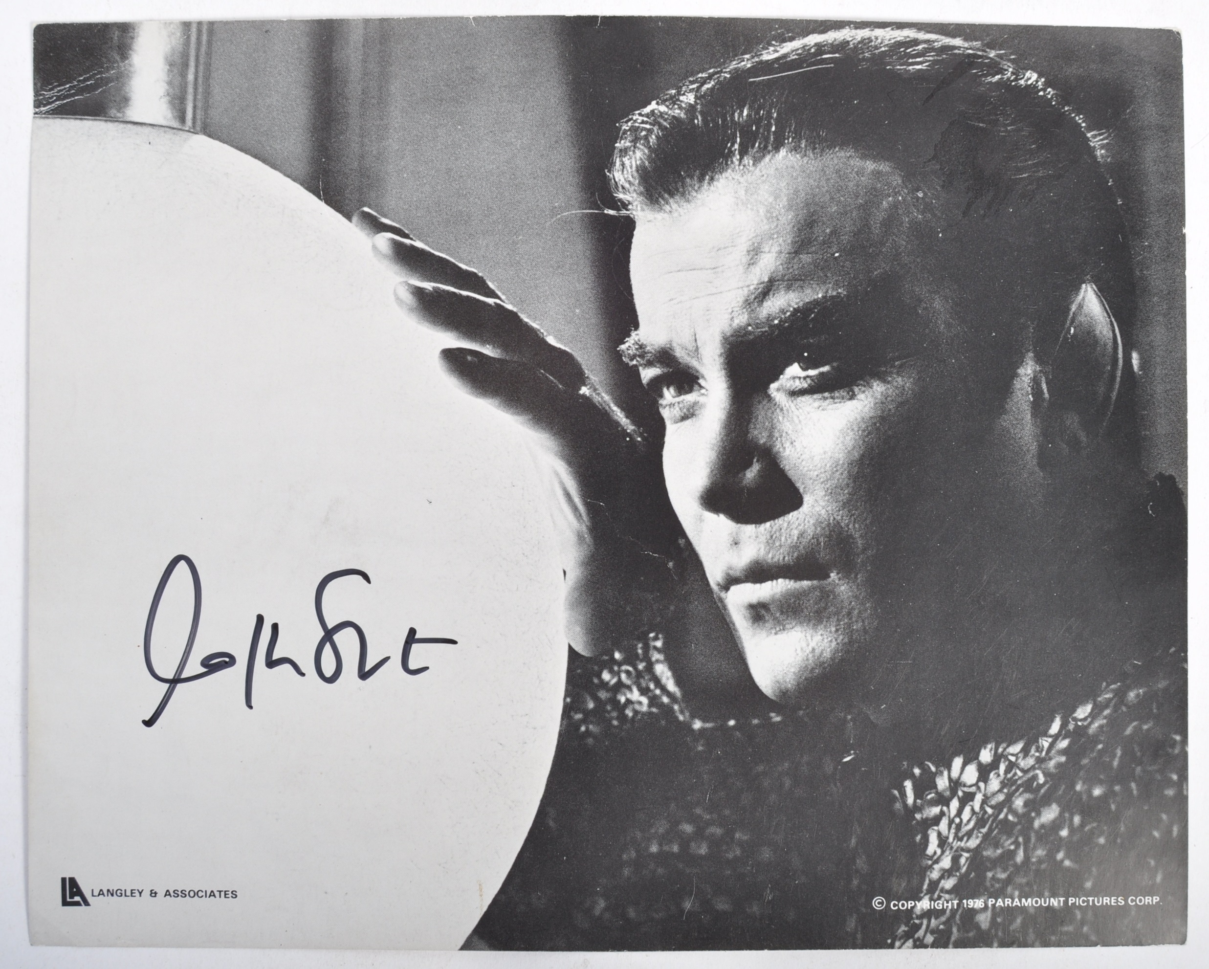 STAR TREK AUTOGRAPH COLLECTION - WILLIAM SHATNER SIGNED PHOTO