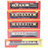 COLLECTION OF BOXED 00 GAUGE HORNBY CARRIAGES