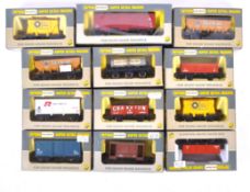 RAKE OF ORIGINAL WRENN 00 GAUGE BOXED ROLLING STOCK