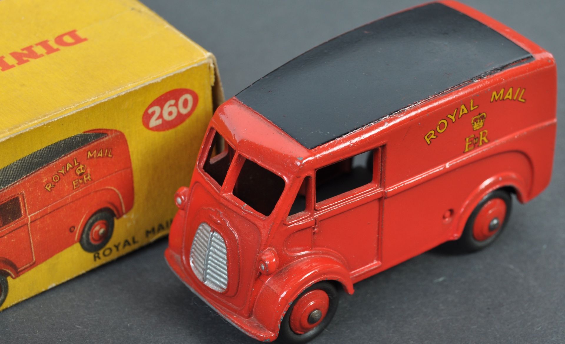 ORIGINAL DINKY TOYS BOXED DIECAST MODEL 460 ROYAL - Bild 2 aus 6