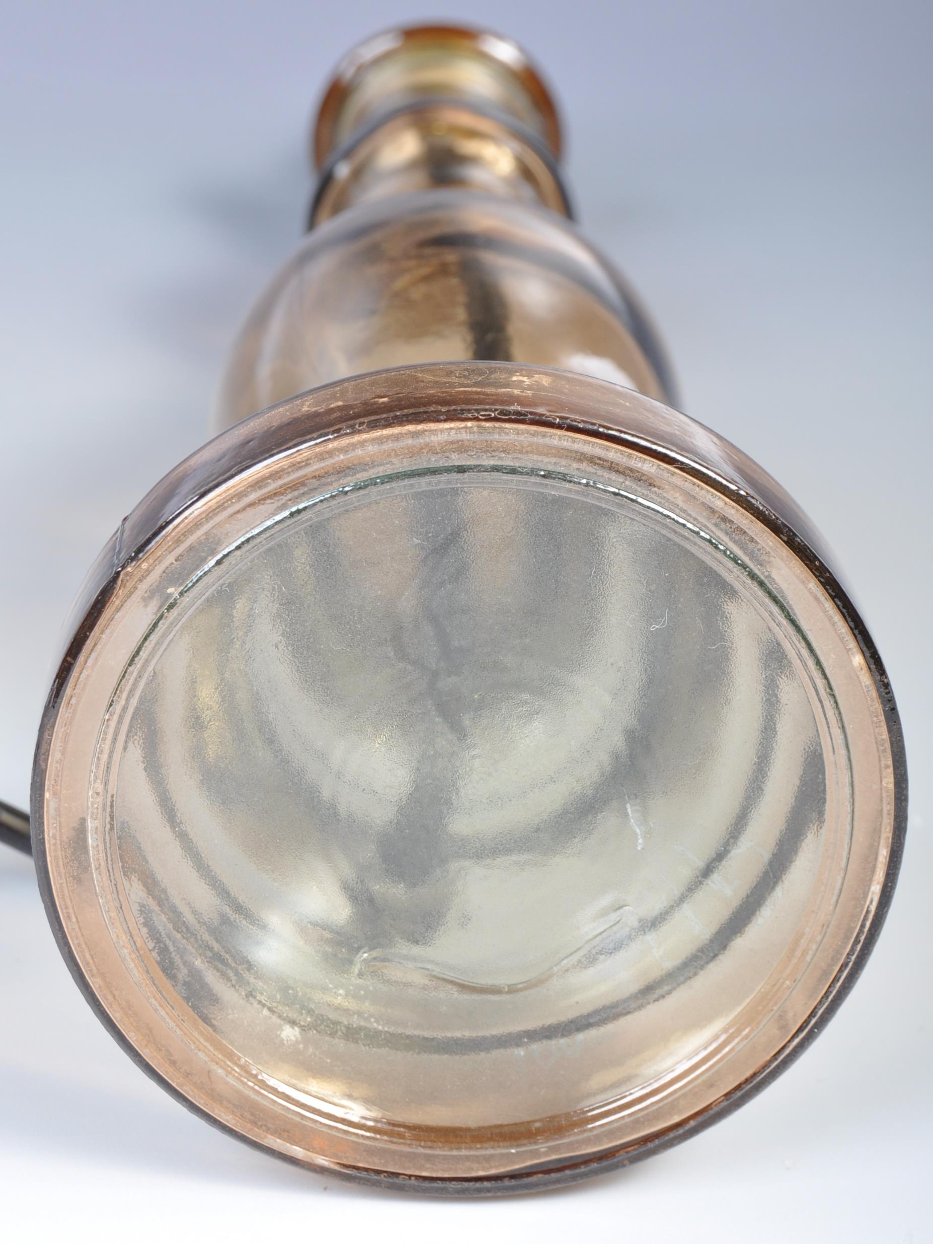 20TH CENTURY PRESSED GLASS SMOKEY AMBER TABLE LAMP - Image 4 of 4