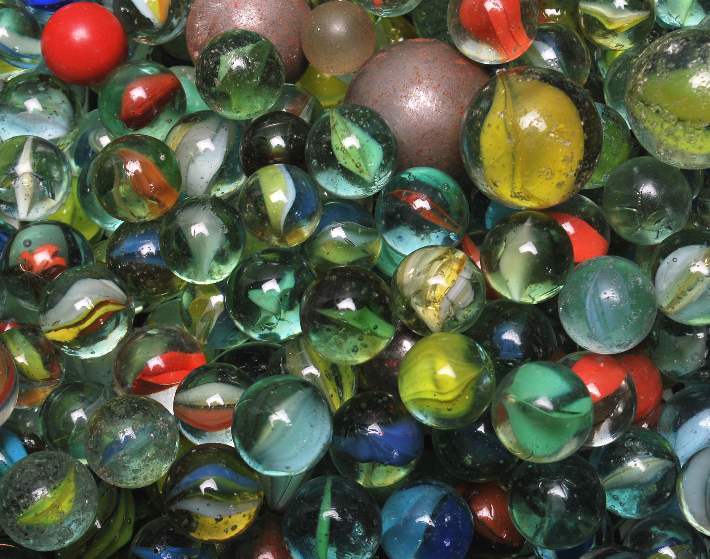 A good collection of early 20th Century marbles co - Image 14 of 15