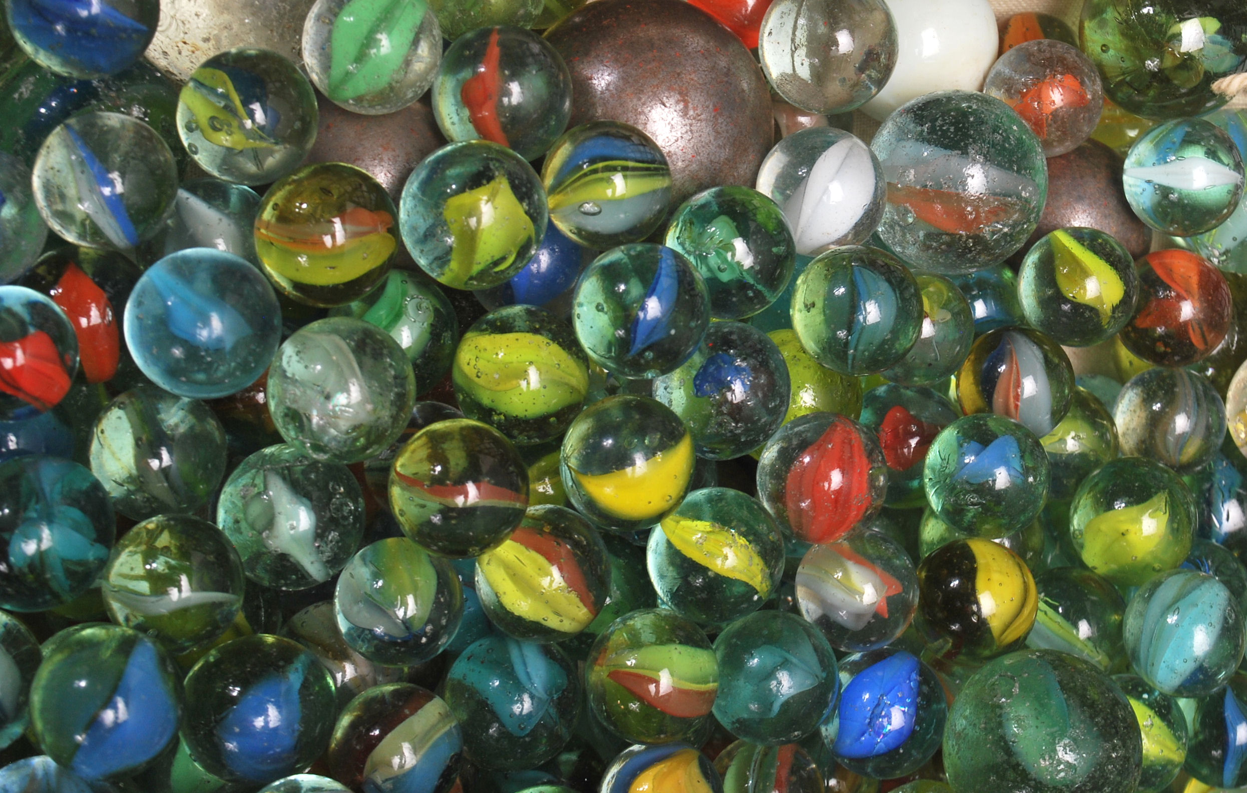 A good collection of early 20th Century marbles co - Image 2 of 15