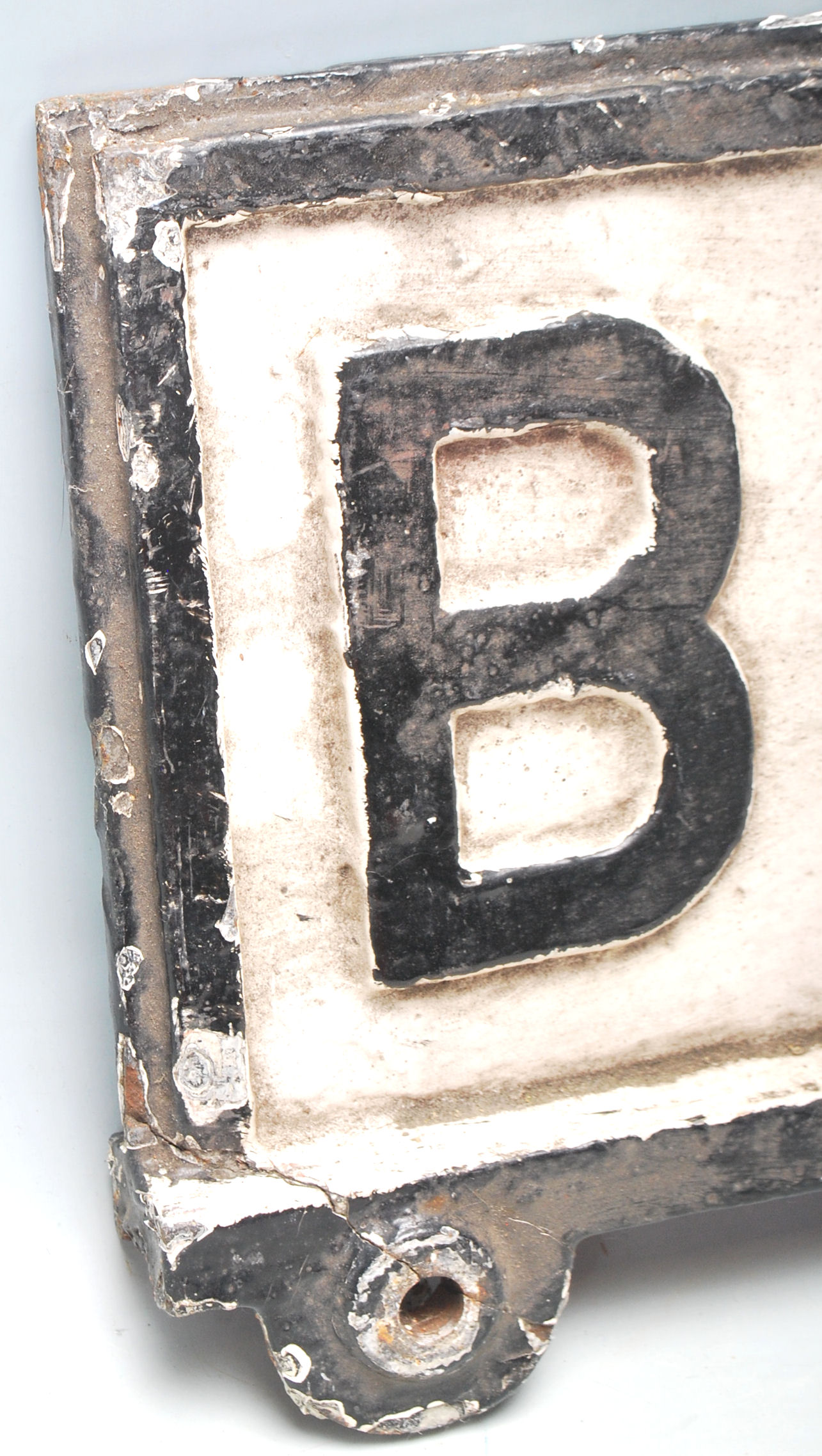 WEST COUNTRY VINTAGE CAST IRON ROAD SIGN - Image 5 of 5
