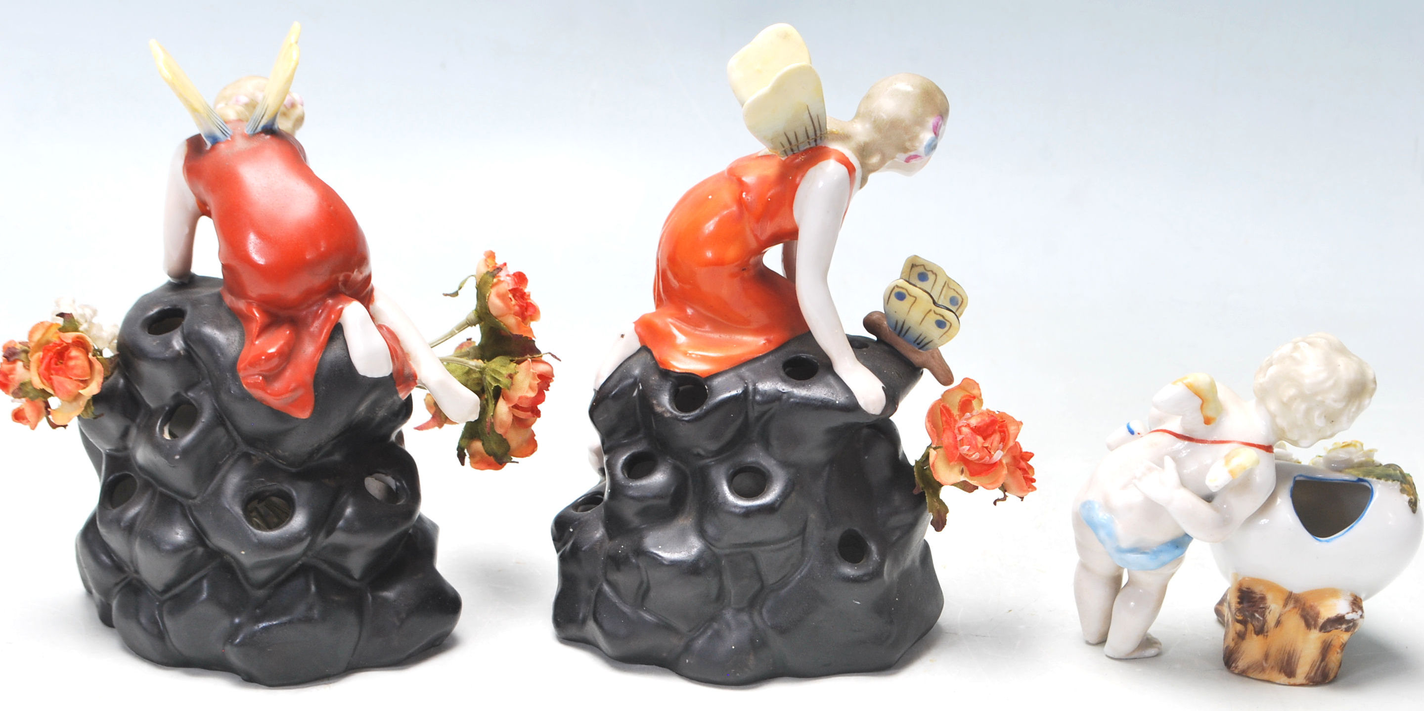 A GROUP OF 1930’S / 1950’S CERAMIC PORCELAIN FIGUR - Image 3 of 6