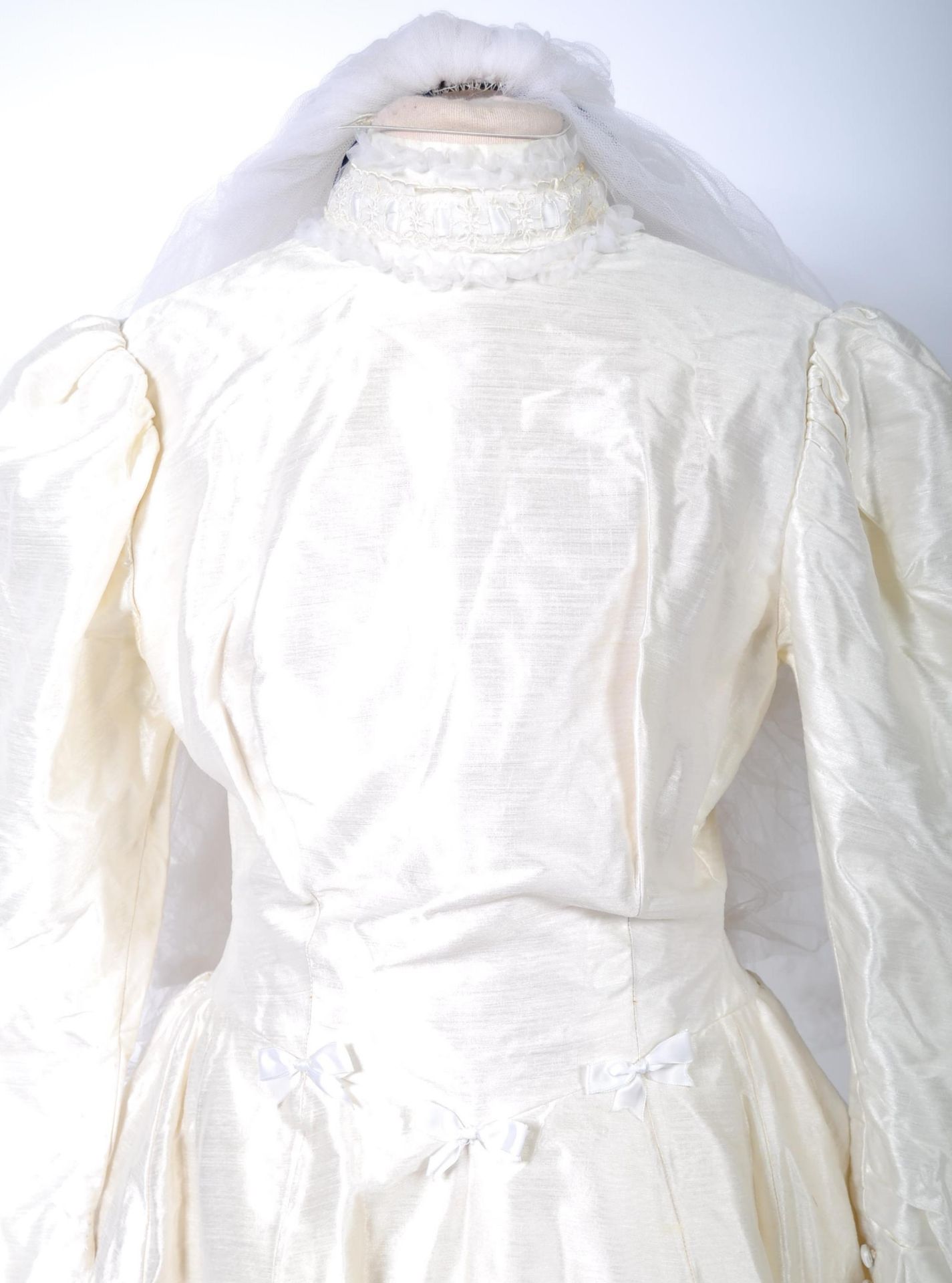 ANGELA GRANT COLLECTION - PERSONAL WEDDING DRESS - Bild 2 aus 11