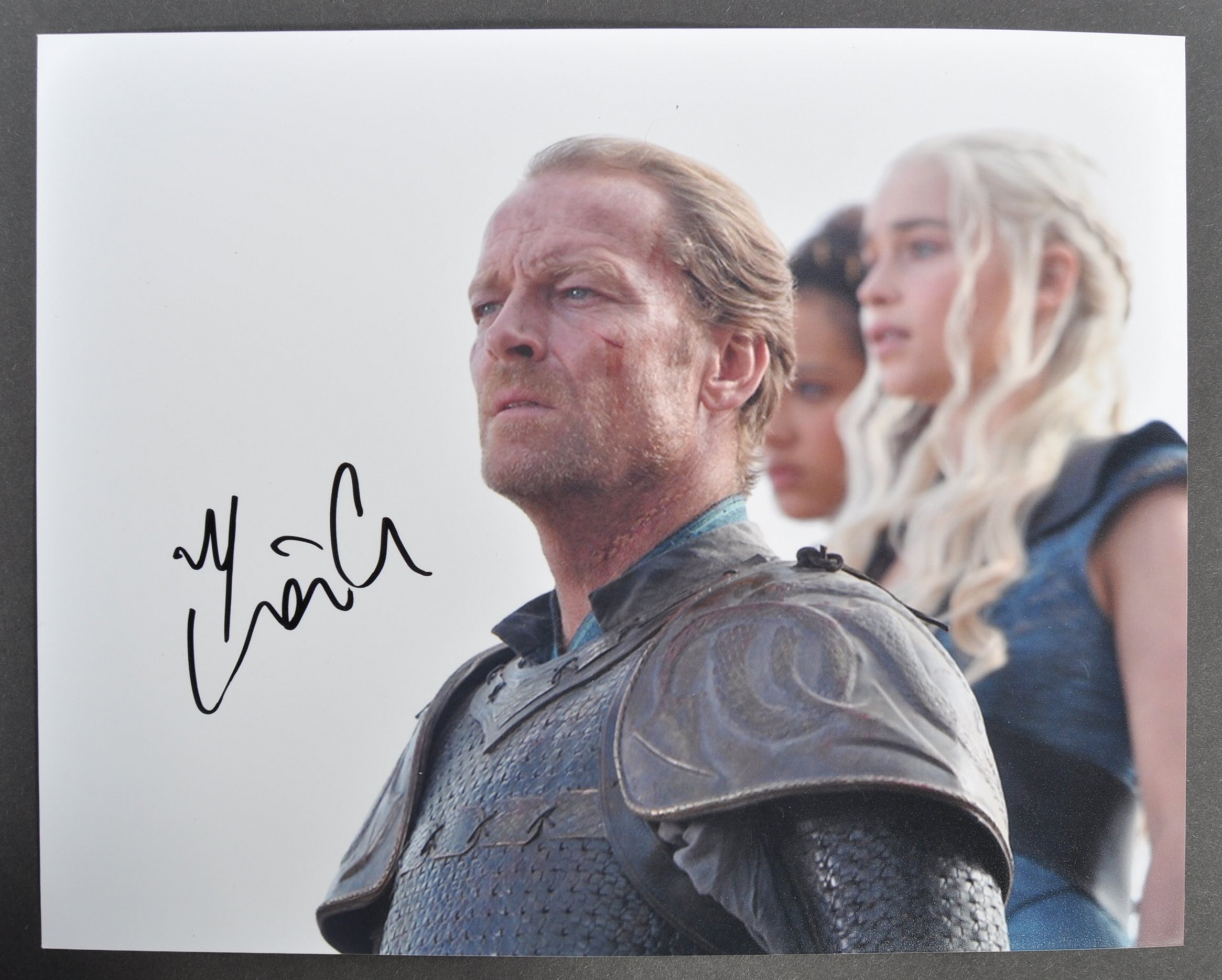 GAME OF THRONES - IAIN GLEN - AUTOGRAPHED 8X10" PHOTOGRAPH