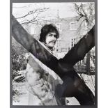 PETER WYNGARDE MEMORABILIA - RARE ORIGINAL PRESS PHOTOGRAPH