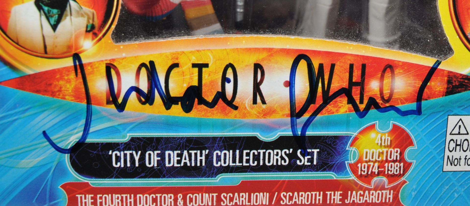 JULIAN GLOVER DOCTOR WHO - AUTOGRAPHED ACTION FIGU - Bild 2 aus 3